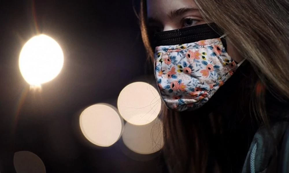 Η διπλή μάσκα προστατεύει 80% παραπάνω από τον κορονοϊό